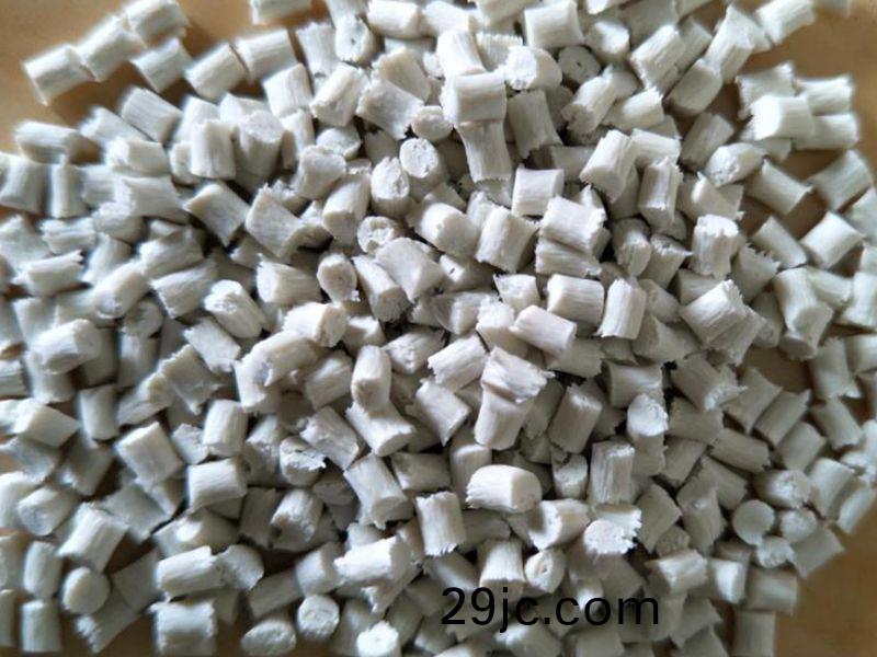 新型(xing)碳(tan)纖增(zeng)強尼(ni)龍(long)的(de)特(te)性有(you)哪(na)些(xie)？